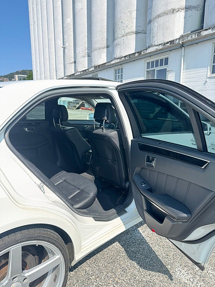 Mercedes-Benz E350 13 of 16