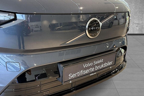 Volvo EX90 3 of 5