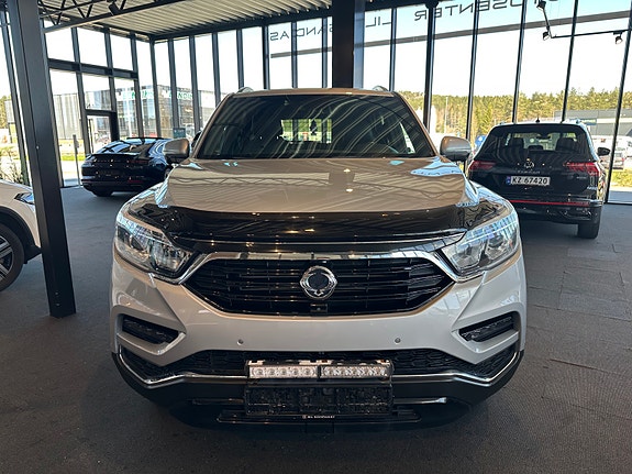SsangYong Rexton 2 of 5