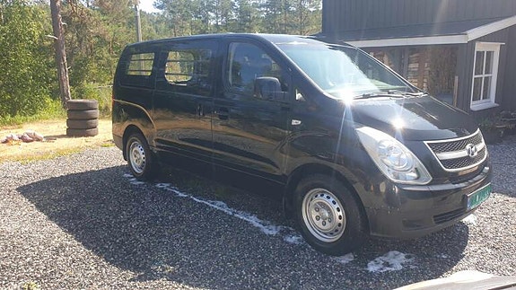 Hyundai H-1 4 of 5