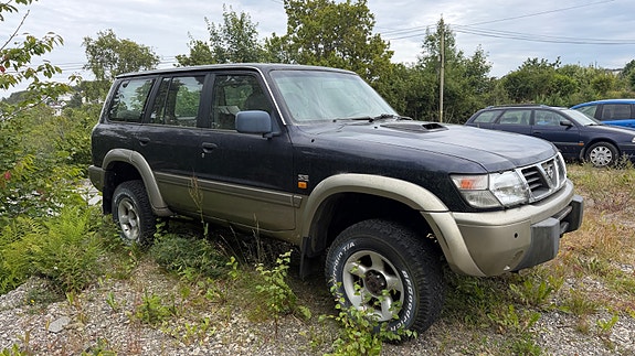 Nissan Patrol GR 2 of 4