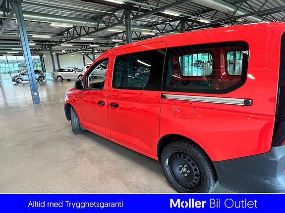 Volkswagen Caddy Maxi 2 of 5