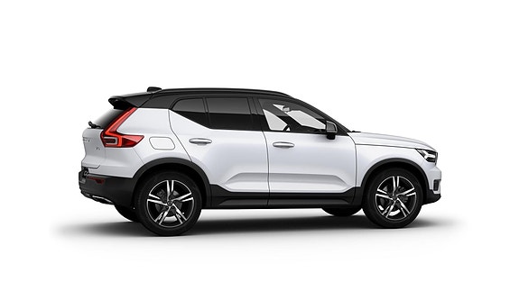 Volvo XC40 4 of 5