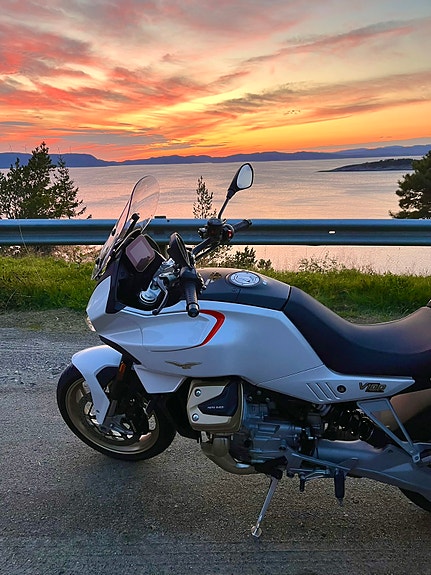 Moto Guzzi V100 Mandello 2 of 5