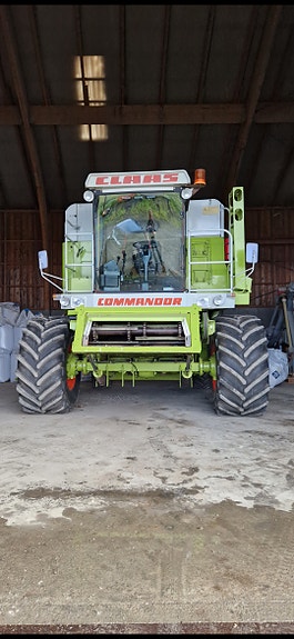CLAAS Commandor 116cs 2 of 8