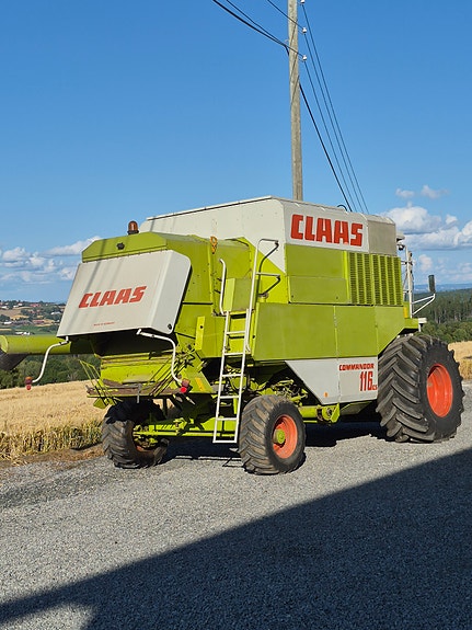 CLAAS Commandor 116cs 3 of 8