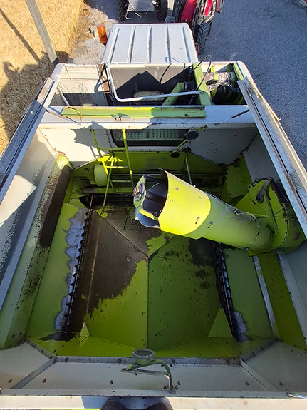 CLAAS Commandor 116cs 5 of 8