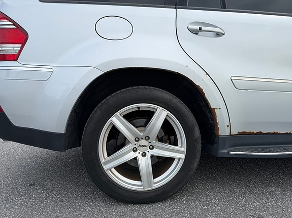 Mercedes-Benz GL420 5 of 5