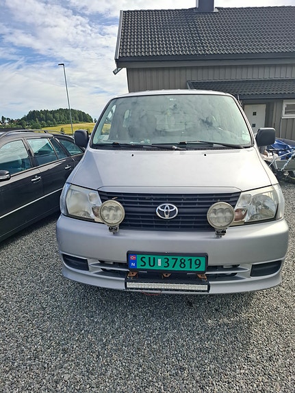 Toyota HiAce 4 of 5