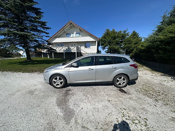 Ford Focus 3 of 8