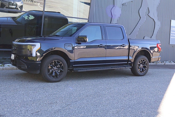 Ford F-150 2 of 5