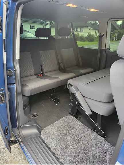 Volkswagen Caravelle 7 of 10