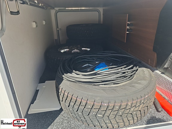 LMC i745 Explorer Sport Line 25 of 26
