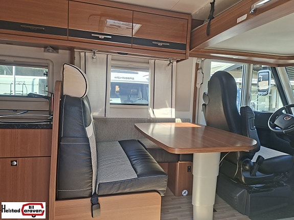 LMC i745 Explorer Sport Line 9 of 26