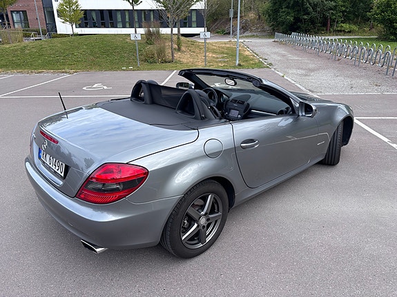 Mercedes-Benz SLK200 3 of 23
