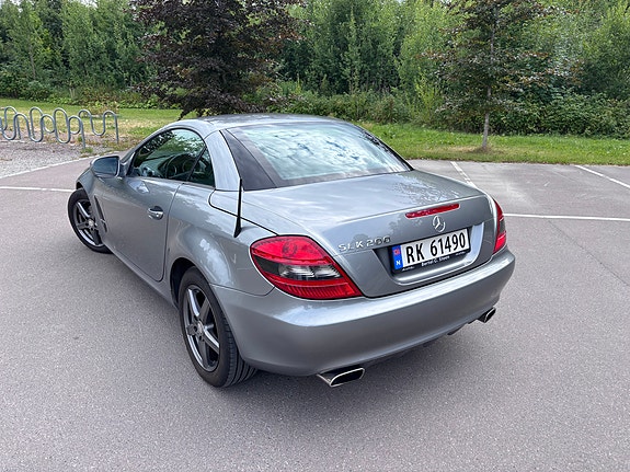Mercedes-Benz SLK200 7 of 23