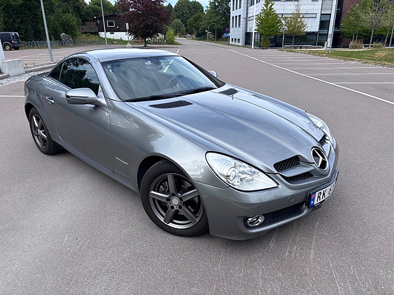 Mercedes-Benz SLK200 8 of 23