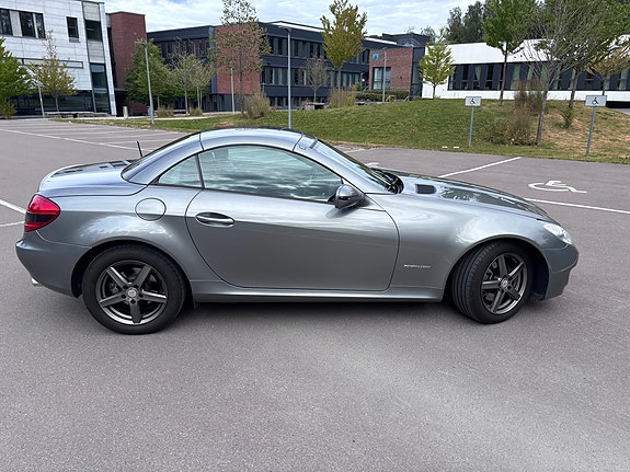 Mercedes-Benz SLK200 4 of 23
