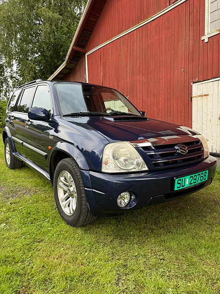Suzuki XL7 3 of 5