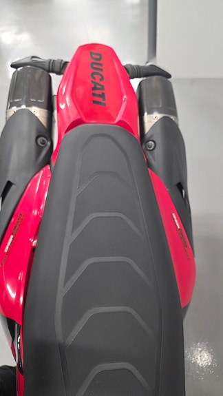 Ducati Hypermotard 698 Mono 9 of 10