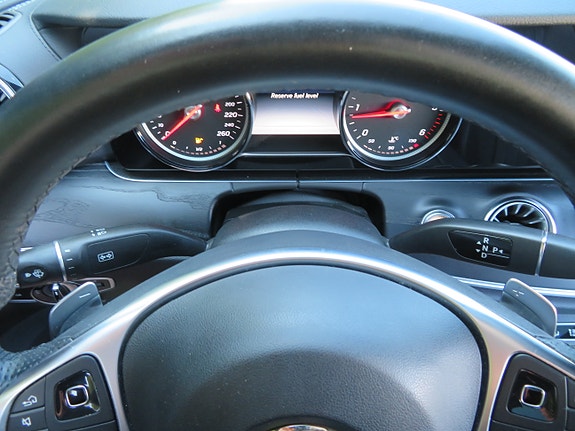 Mercedes-Benz E220 28 of 30
