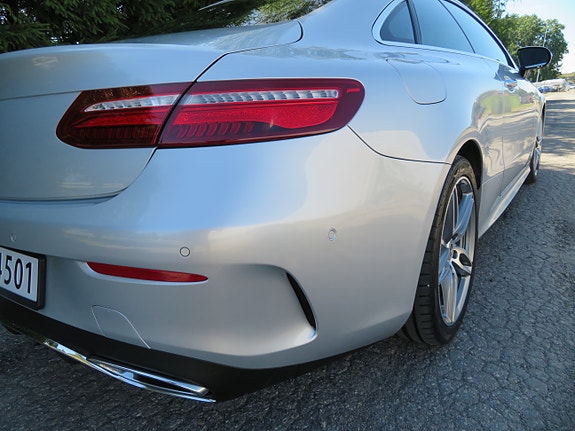 Mercedes-Benz E220 12 of 30