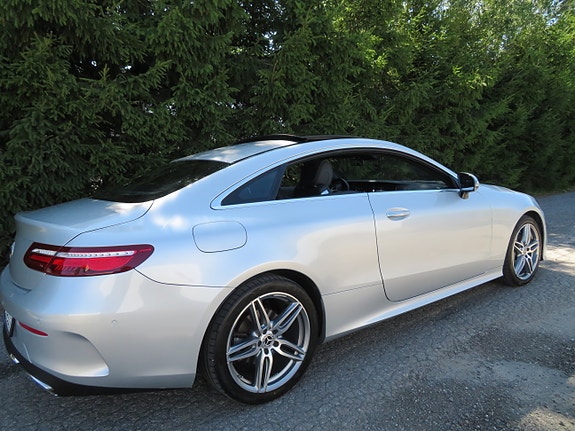Mercedes-Benz E220 16 of 30