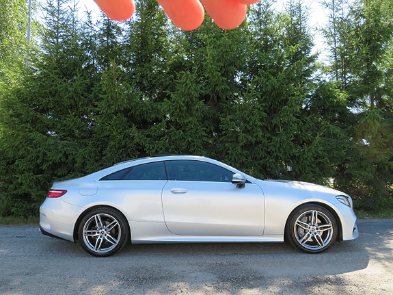 Mercedes-Benz E220 8 of 30