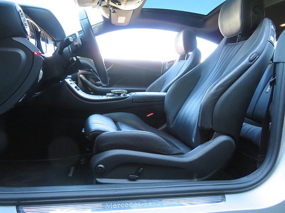 Mercedes-Benz E220 25 of 30
