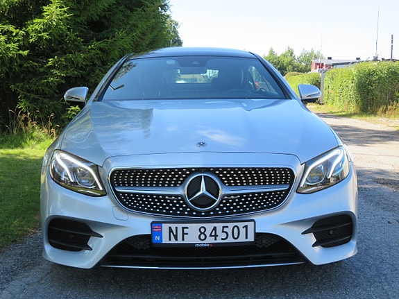 Mercedes-Benz E220 3 of 30