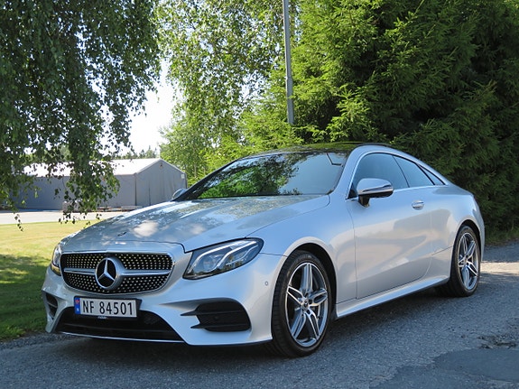 Mercedes-Benz E220 2 of 30