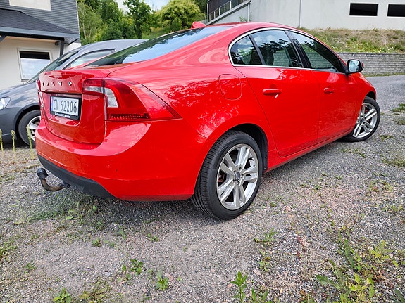 Volvo S60 3 of 5