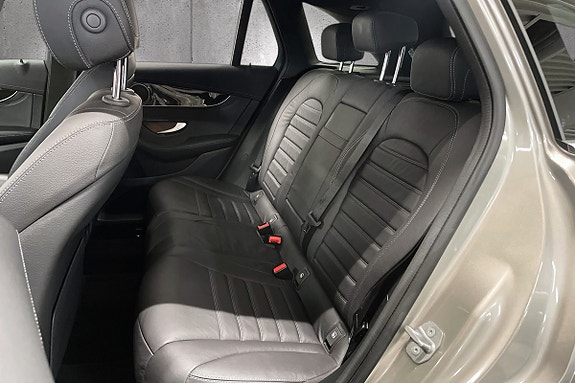Mercedes-Benz GLC300 e 15 of 22