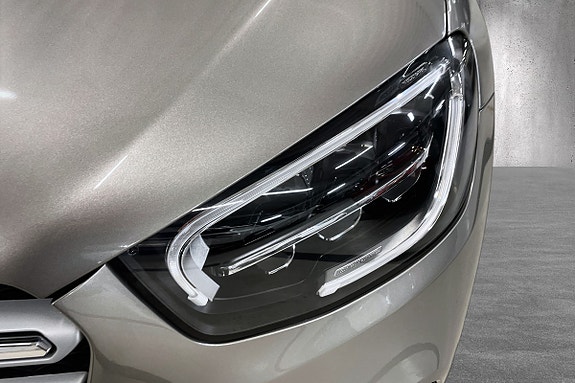 Mercedes-Benz GLC300 e 18 of 22