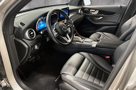 Mercedes-Benz GLC300 e 6 of 22