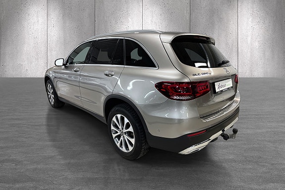 Mercedes-Benz GLC300 e 3 of 22