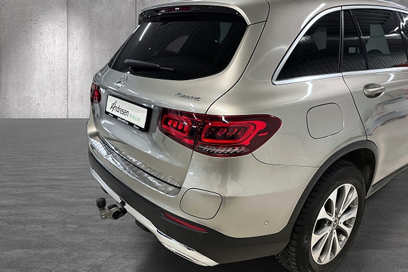 Mercedes-Benz GLC300 e 20 of 22