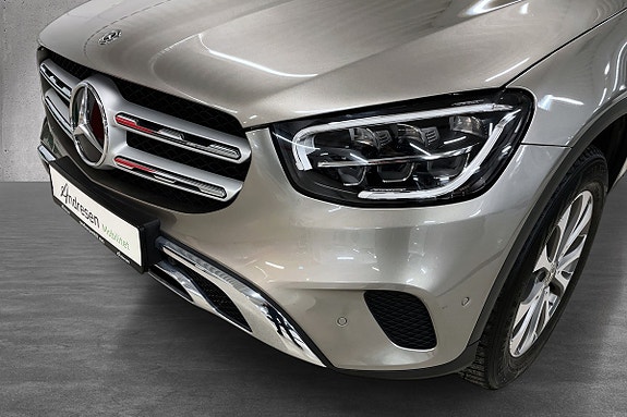 Mercedes-Benz GLC300 e 17 of 22