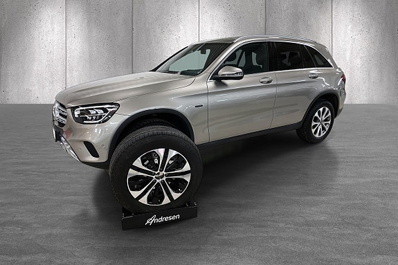 Mercedes-Benz GLC300 e 22 of 22