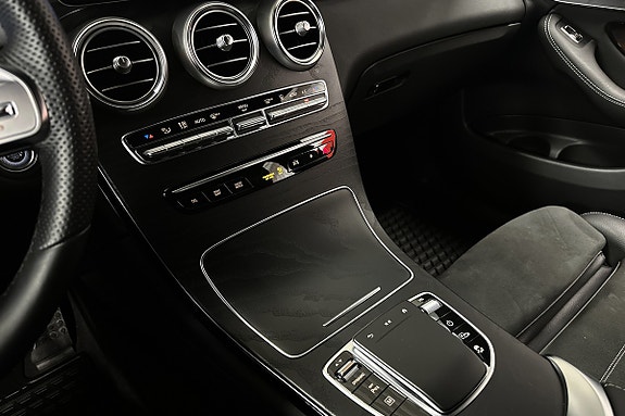 Mercedes-Benz GLC300 e 15 of 20