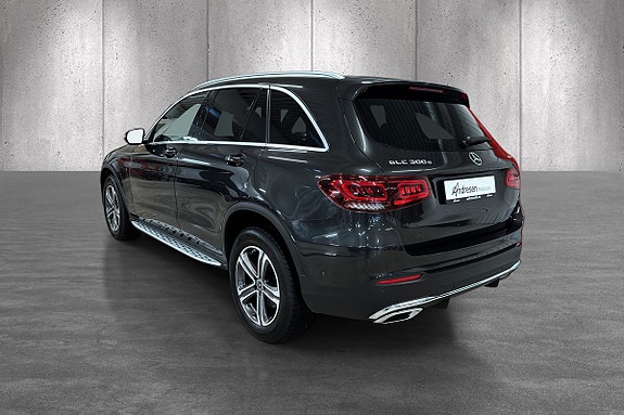 Mercedes-Benz GLC300 e 4 of 20