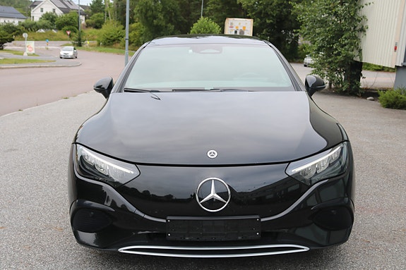 Mercedes-Benz EQE350 8 of 28