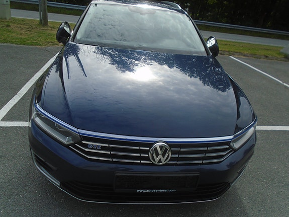 Volkswagen Passat 3 of 5