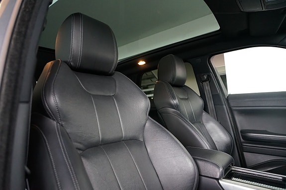 Land Rover Range Rover Evoque 9 of 16