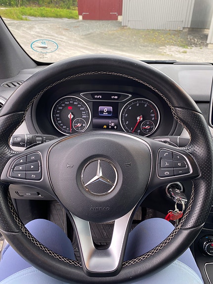 Mercedes-Benz B180 12 of 18