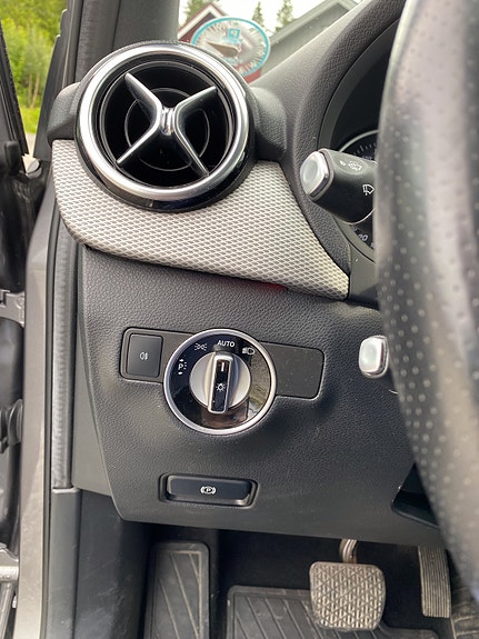 Mercedes-Benz B180 13 of 18