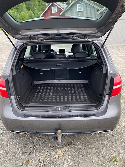 Mercedes-Benz B180 11 of 18