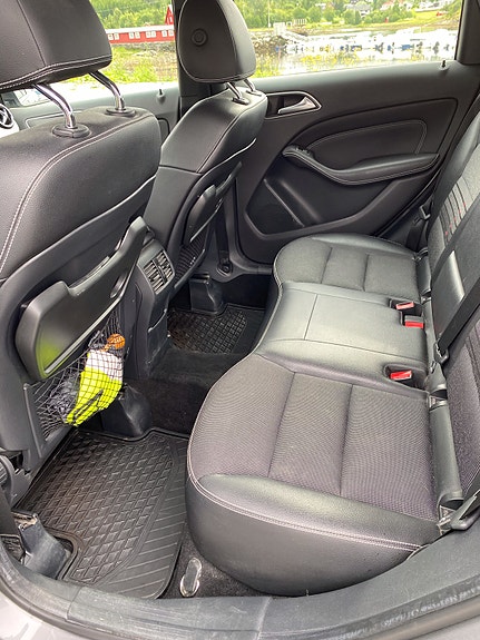 Mercedes-Benz B180 9 of 18
