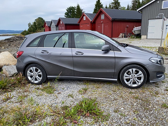 Mercedes-Benz B180 4 of 18