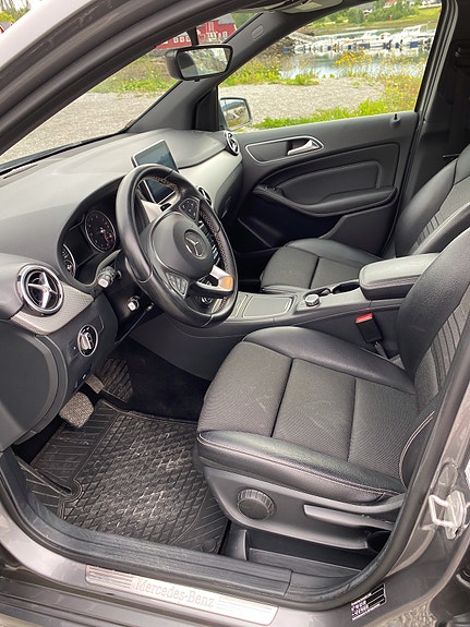 Mercedes-Benz B180 6 of 18